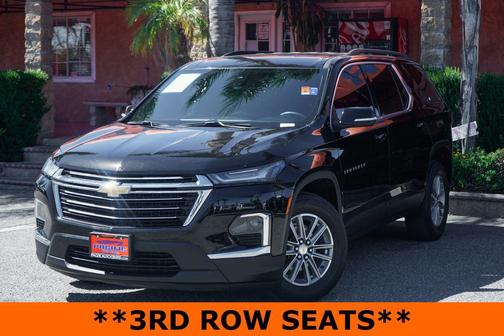 Mosaic Black Metallic 2023 Chevrolet Traverse LT Cloth