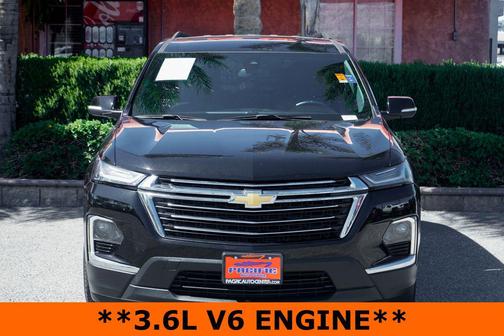 Mosaic Black Metallic 2023 Chevrolet Traverse LT Cloth