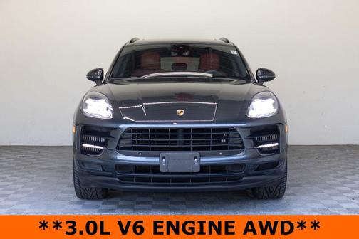 Jet Black Metallic 2019 Porsche Macan Macan