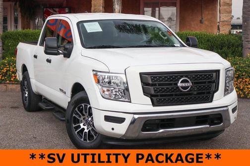 2023 Nissan Titan SV