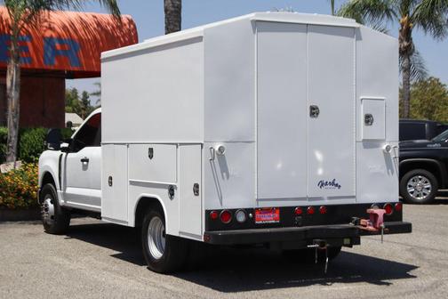 Oxford White 2025 Ford F-350 XL