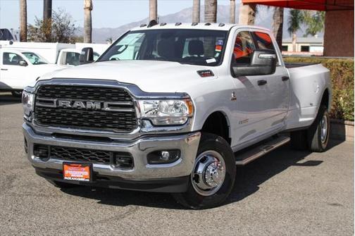 2023 RAM 3500 Big Horn Crew Cab 4x4 8' Box