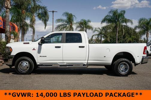 2024 RAM 3500 Big Horn Crew Cab 4x4 8' Box