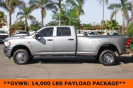 2023 RAM 3500 Tradesman Crew Cab 4x4 8' Box