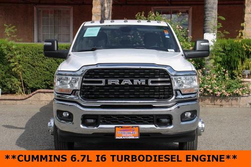 2023 RAM 3500 Big Horn Crew Cab 4x4 8' Box