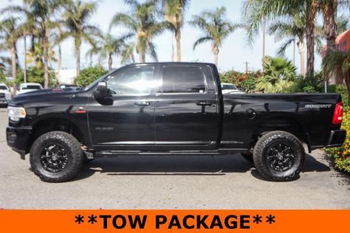 Diamond Black Crystal Pearlcoat 2023 RAM 2500 Laramie