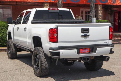 Summit White 2017 Chevrolet Silverado 2500 LTZ