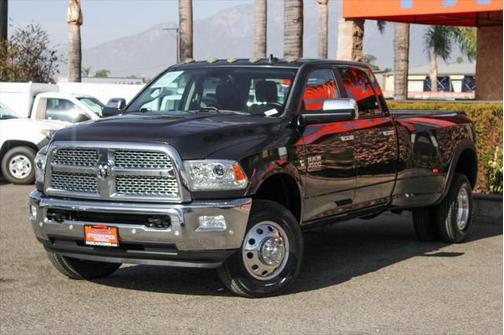 2017 RAM 3500 Laramie Crew Cab 4x4 8' Box