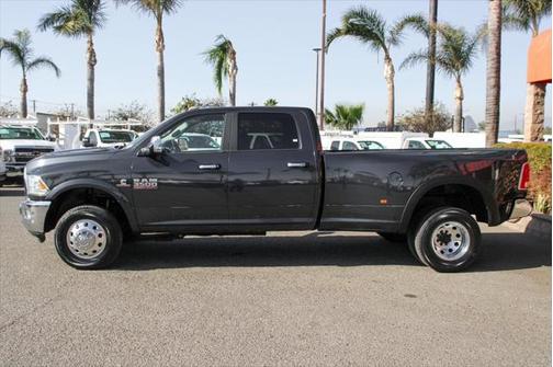 2017 RAM 3500 Laramie Crew Cab 4x4 8' Box