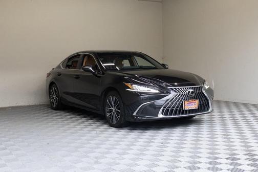 2024 Lexus ES 300h Base
