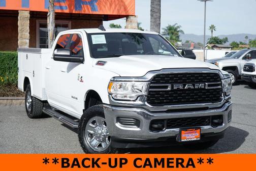 Bright White Clearcoat 2022 RAM 3500 Big Horn Crew Cab 4x4 8' Box
