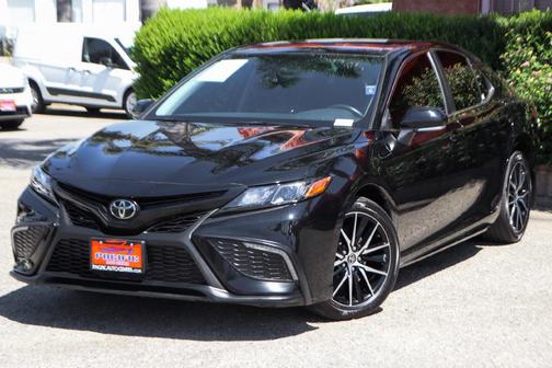 Midnight Black Metallic 2024 Toyota Camry SE