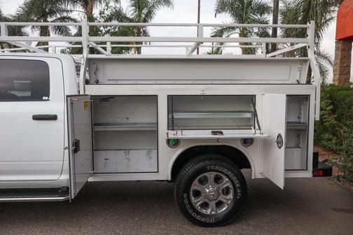 2024 RAM 3500 Big Horn Crew Cab 4x4 8' Box