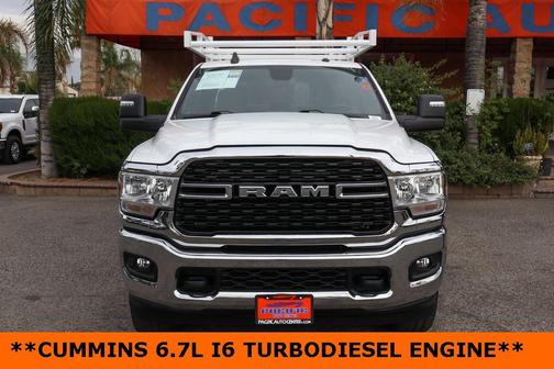 2024 RAM 3500 Big Horn Crew Cab 4x4 8' Box