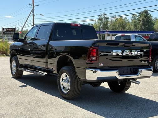 2025 RAM 2500 Tradesman Crew Cab 4x4 6'4' Box