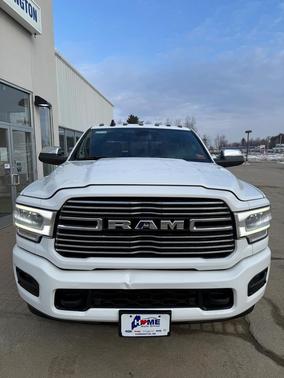 2022 RAM 3500 Laramie Crew Cab 4x4 6'4' Box