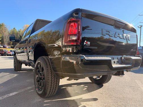 Diamond Black Crystal Pearlcoat 2027 RAM 2500 Big Horn