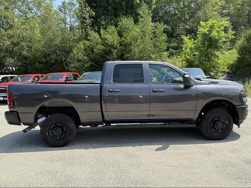 2025 RAM 2500 Tradesman Crew Cab 4x4 6'4' Box