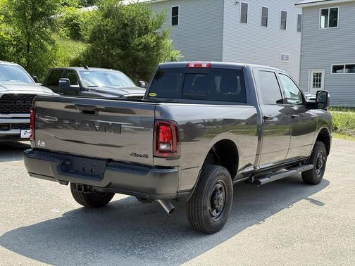 2025 RAM 2500 Tradesman Crew Cab 4x4 6'4' Box