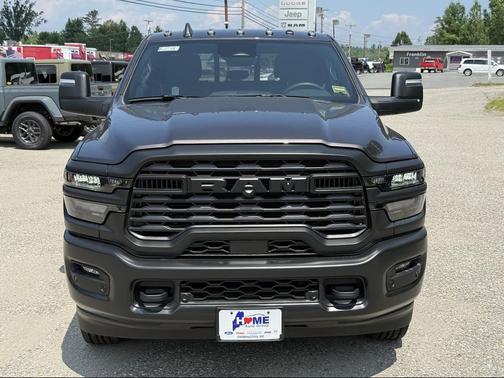 2025 RAM 2500 Tradesman Crew Cab 4x4 6'4' Box