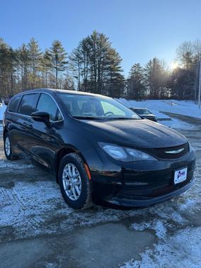 2026 Chrysler Voyager LX