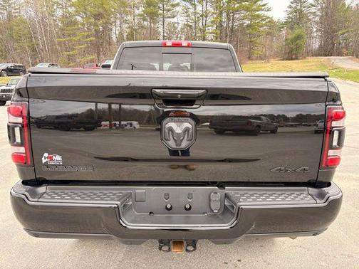 Diamond Black Crystal Pearlcoat 2023 RAM 2500 Laramie Crew Cab 4x4 6'4' Box