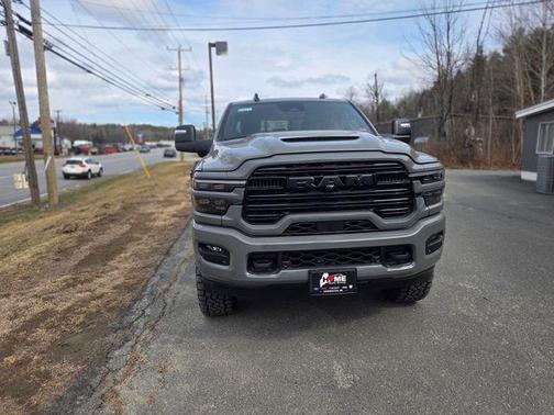 Ceramic Gray Clearcoat 2026 RAM 2500 Laramie Crew Cab 4x4 6'4' Box
