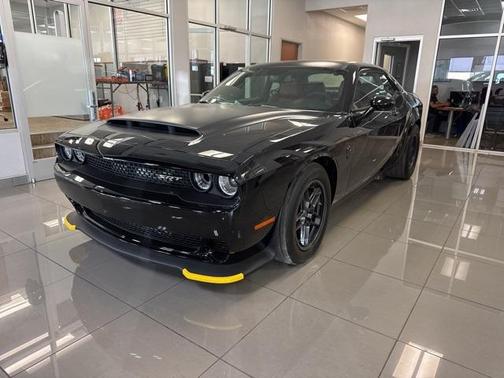 Pitch Black Clearcoat 2023 Dodge Challenger SRT Hellcat
