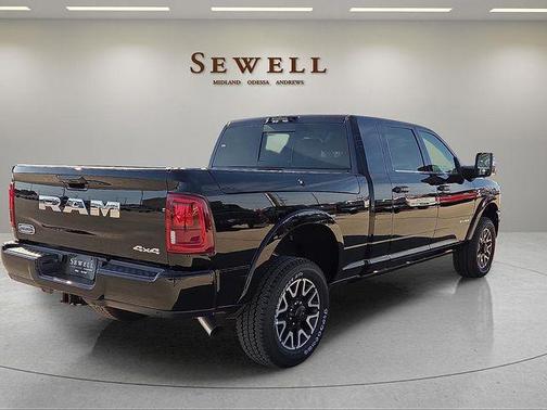 Diamond Black Crystal Pearlcoat 2026 RAM 2500 Longhorn