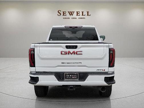 Summit White 2024 GMC Sierra 2500 AT4