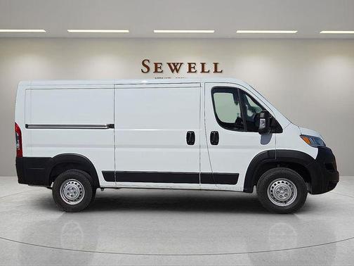 Bright White Clearcoat 2025 RAM ProMaster 2500 Tradesman