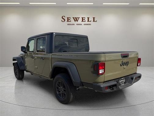 41 2025 Jeep Gladiator Sport