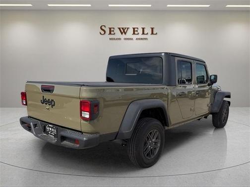 41 2025 Jeep Gladiator Sport