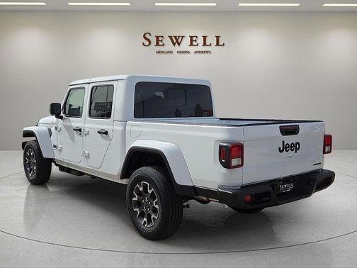 Bright White Clearcoat 2026 Jeep Gladiator Sahara 4x4