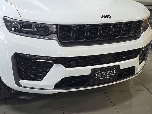 Bright White Clearcoat 2026 Jeep Grand Cherokee L Summit