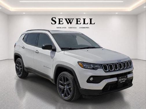 Silver Zynith Metallic Clearcoat 2026 Jeep Compass Latitude
