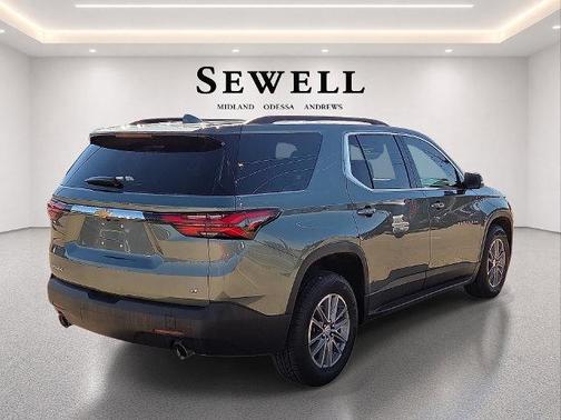 Silver Sage Metallic 2023 Chevrolet Traverse LT Cloth