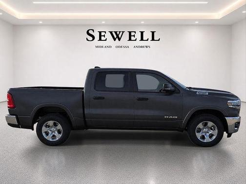 Granite Crystal Metallic Clearcoat 2027 RAM 1500 Big Horn/Lone Star