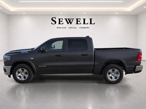Granite Crystal Metallic Clearcoat 2027 RAM 1500 Big Horn/Lone Star