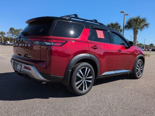 2025 Nissan Pathfinder Platinum