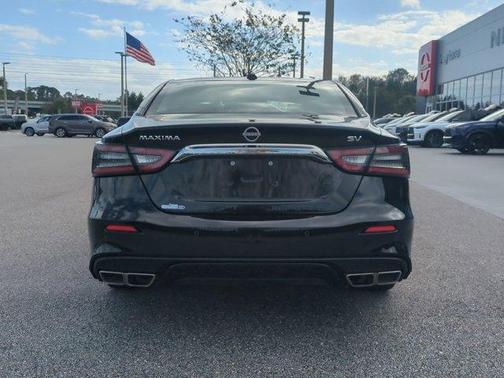 2023 Nissan Maxima SV