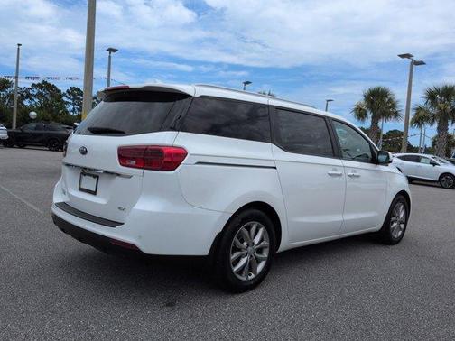 Snow White Pearl 2021 Kia Sedona EX