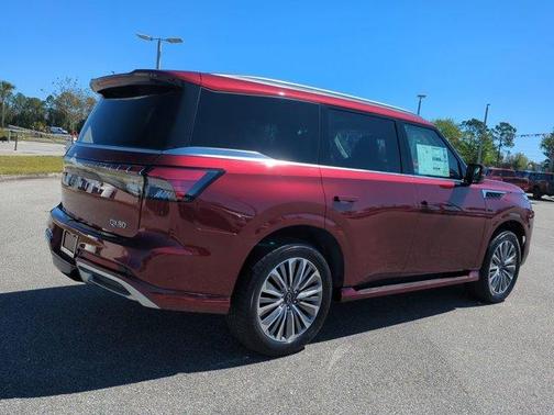 2025 INFINITI QX80 Luxe