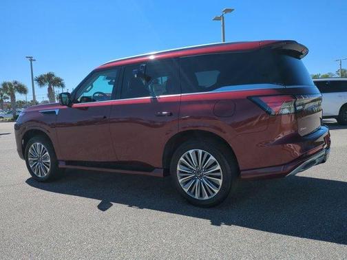2025 INFINITI QX80 Luxe