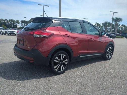 2020 Nissan Kicks SR