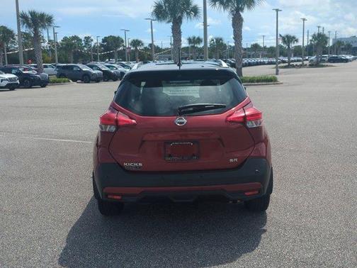 2020 Nissan Kicks SR