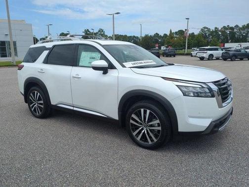2025 Nissan Pathfinder Platinum