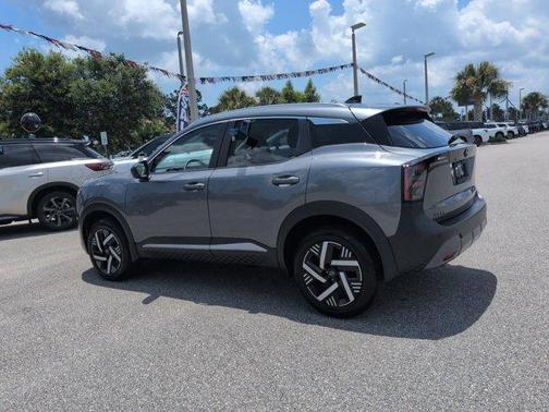 Gun Metallic 2026 Nissan Kicks SV