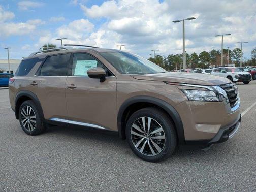 2025 Nissan Pathfinder Platinum