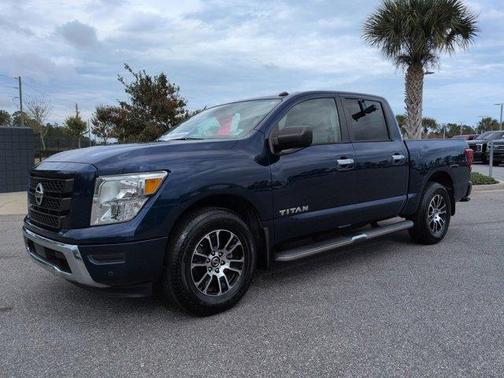 2021 Nissan Titan SV
